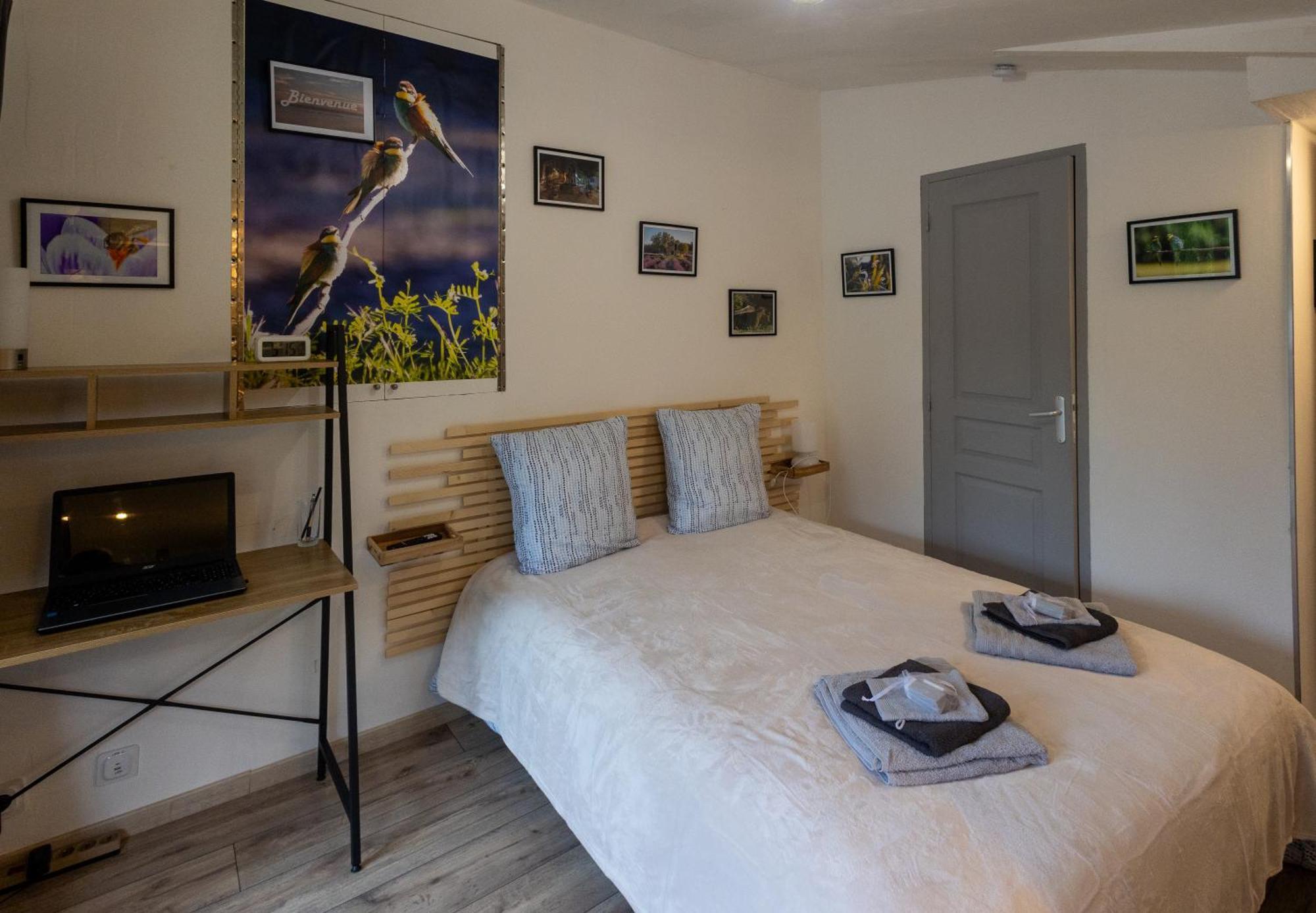Studio Dans Le Luberon Céreste Eksteriør bilde